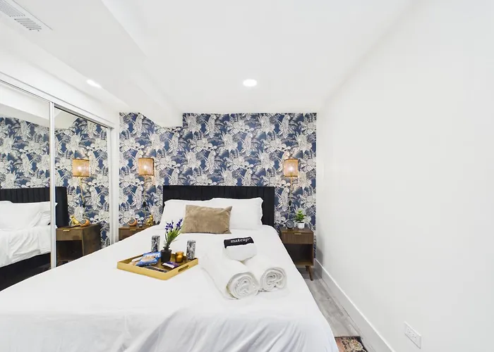 Addison Art Deco Flat Apartment *